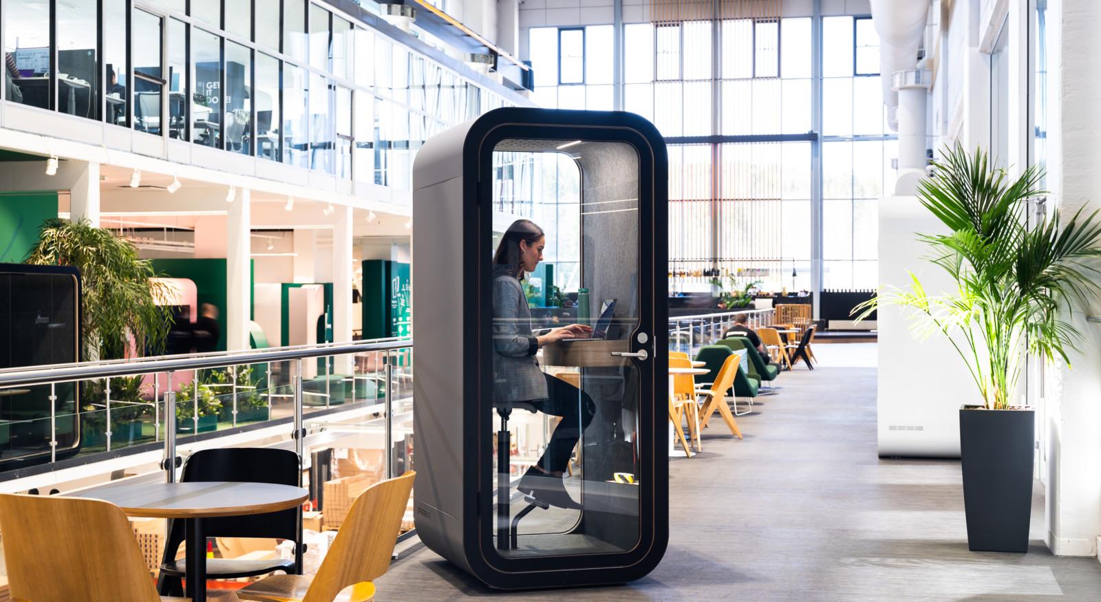 635720500892c656f34af2b9_framery-o-gray-web-1600x875-1